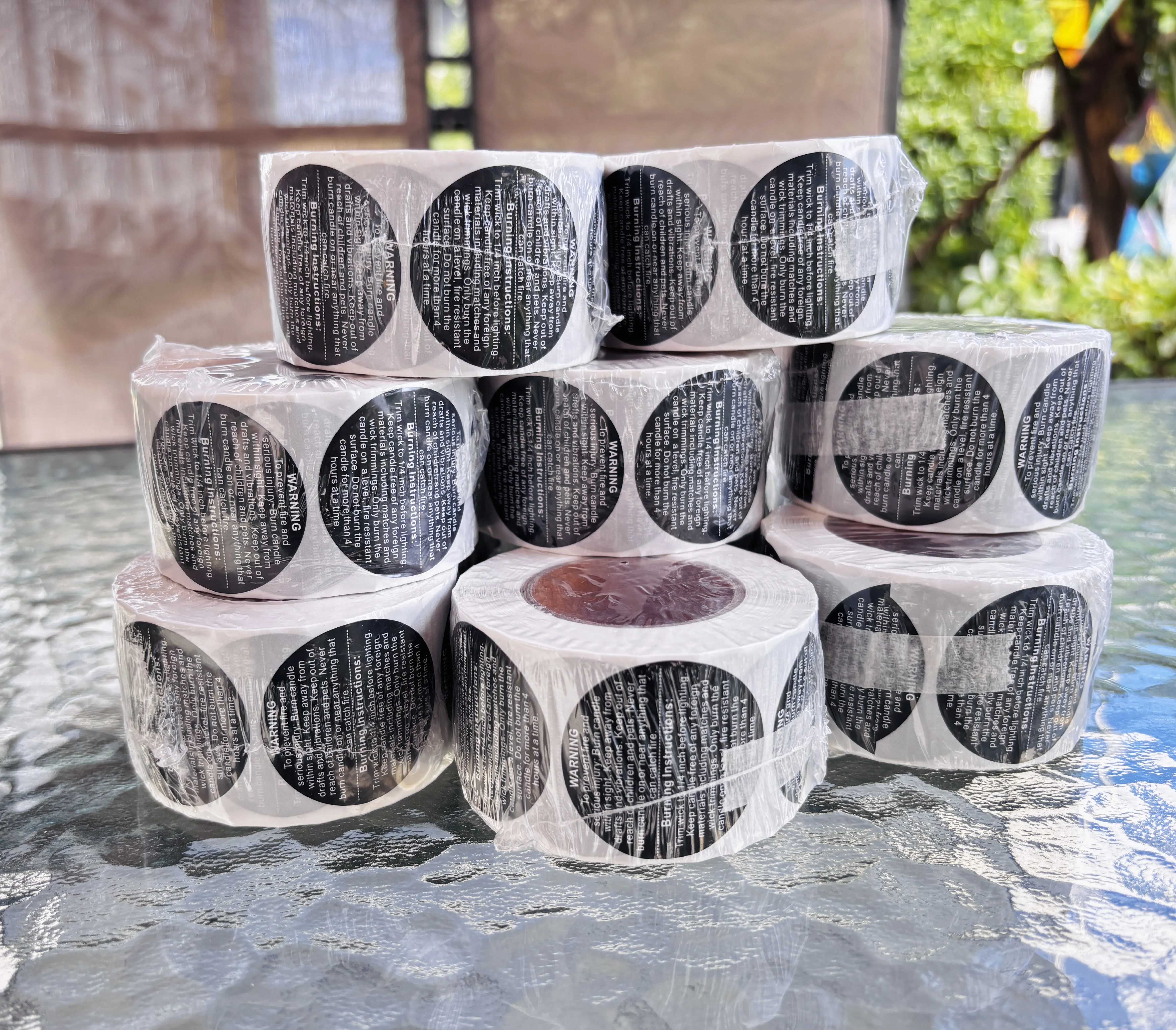 A JoJo Pack entregou com sucesso as etiquetas de aviso personalizadas para velas perfumadas para os clientes, fortalecendo a linha de produtos de defesa de segurança.