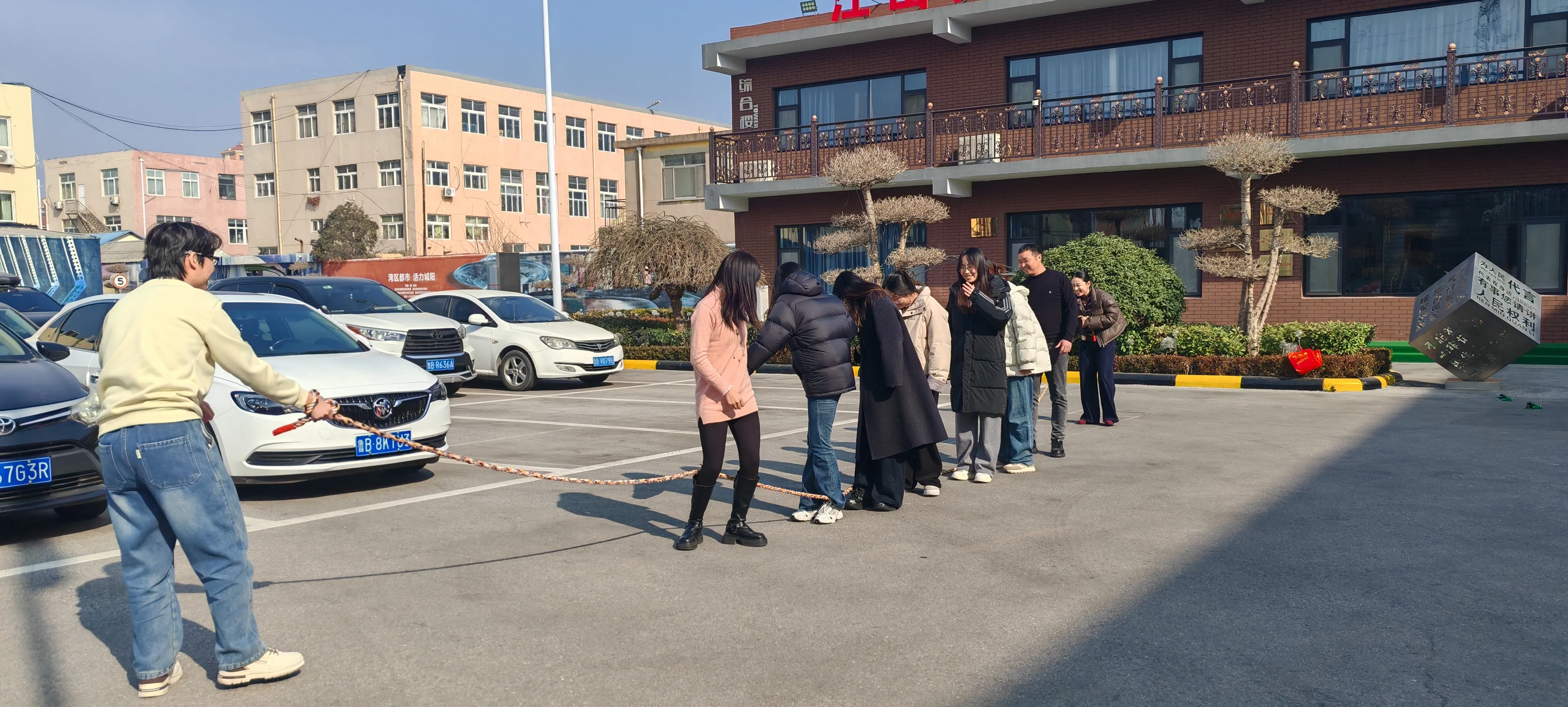 O espírito de equipe dispara no JOJO Pack