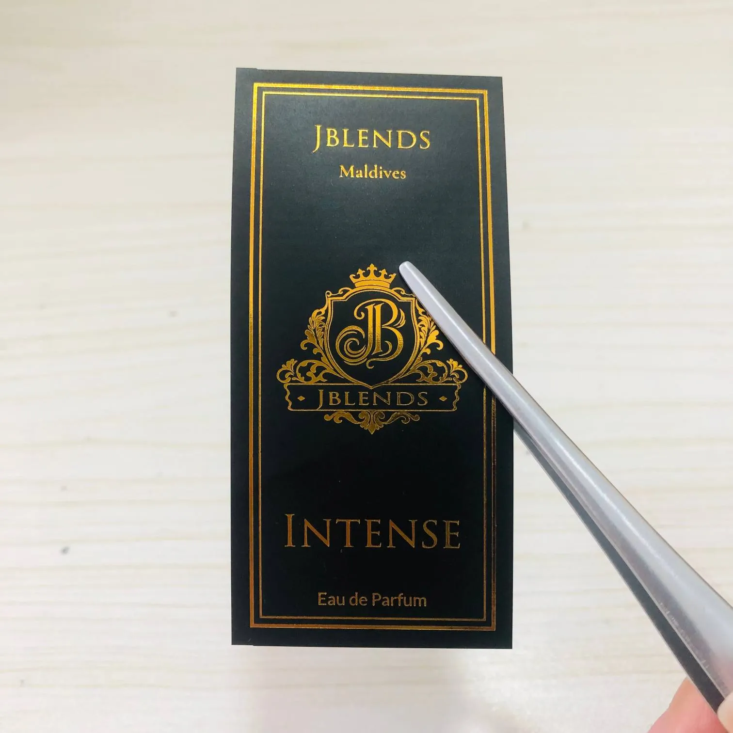 Por que você deve escolher rótulos de perfume estampados a quente para seus produtos de luxo